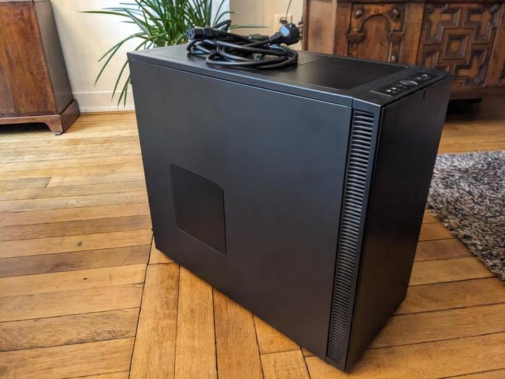 Fractal ATX PC case + moederbord, videokaart & power supply, Computers en Software, Computerbehuizingen, Gebruikt, Ophalen
