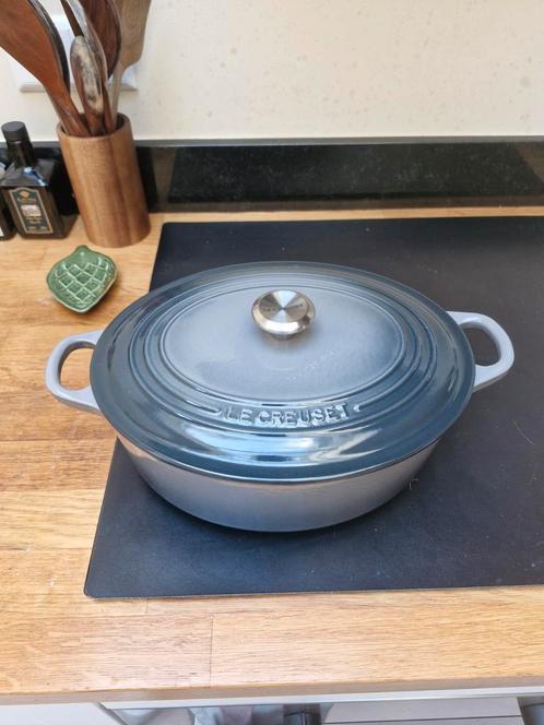 Le creuset ovale braadpan 29cm 'Flint', Huis en Inrichting, Keuken | Potten en Pannen, Nieuw, Koekenpan of Braadpan, Gietijzer