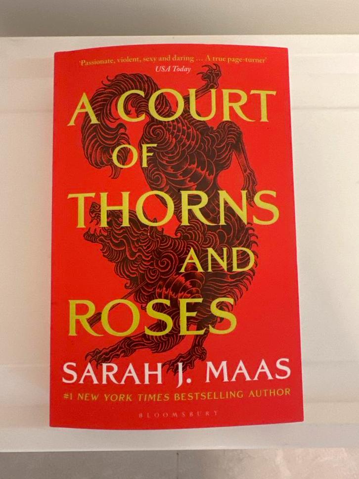 A Court of Thorns and Roses - Sarah J. Maas, Boeken, Chicklit, Zo goed als nieuw, Ophalen of Verzenden