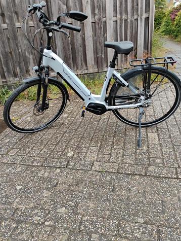  nieuwstaat Amslod luton met middenmotor bjr 2023 mt 53cm beschikbaar voor biedingen