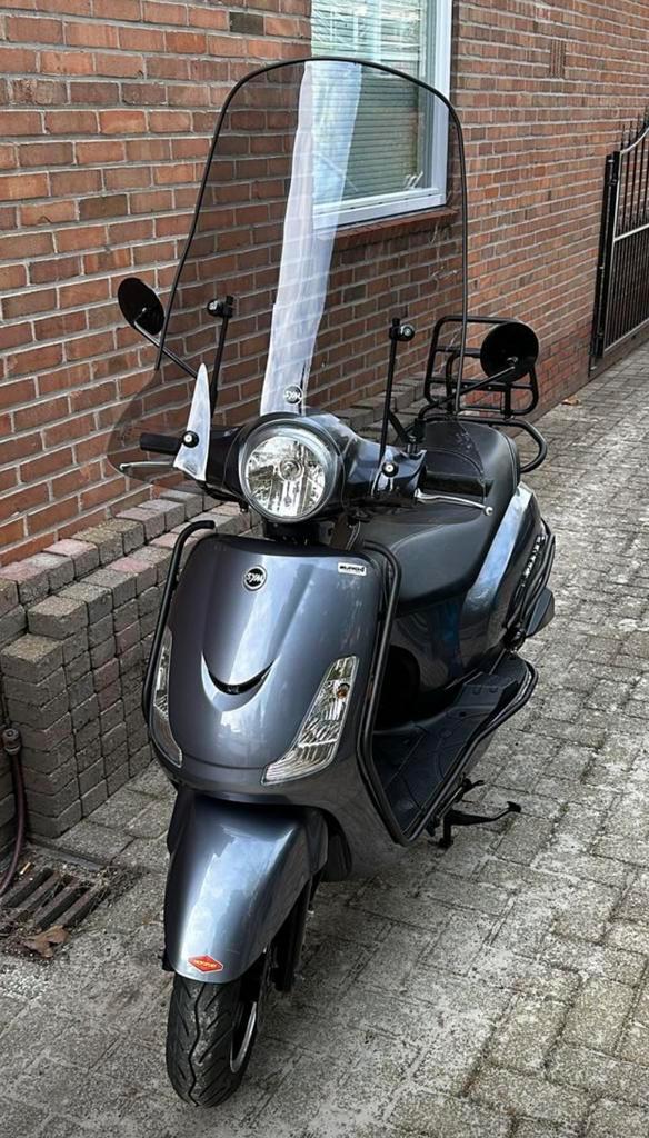 Sym fiddle 2 premium, Fietsen en Brommers, Scooters | SYM, Zo goed als nieuw, Fiddle, Maximaal 45 km/u, Benzine, Ophalen