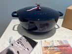 Staub marmite/braadpan 26cm Bleu Intense  Nieuw in de doos, Gietijzer, Nieuw, Ophalen of Verzenden, Staub
