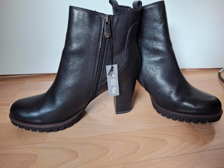 Leather heeled boots Marco Tozzi, Kleding | Dames, Schoenen, Nieuw, Zwart, Ophalen