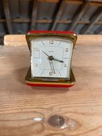 Vintage rode (werkende) reiswekker. Merk: Peter, Antiek en Kunst, Antiek | Klokken, Ophalen
