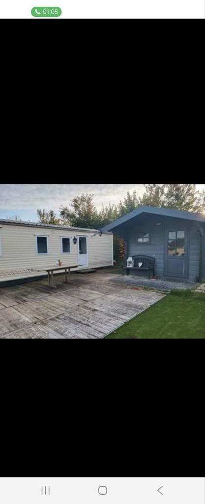 Gezellig chalet te koop!, Caravans en Kamperen, Stacaravans, tot en met 4, Ophalen of Verzenden