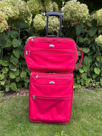 Samsonite set. Koffertje en reistas, rood. beschikbaar voor biedingen