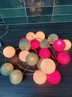 Cotton Balls Lichtketting Wit-Groen-Rood, Huis en Inrichting, Lampen | Hanglampen, Stof, Nieuw, Ophalen of Verzenden, Modern