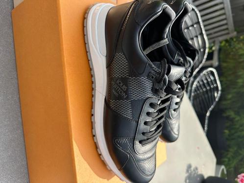 Louis Vuitton Run Away Trainers maat 43, Kleding | Heren, Schoenen, Nieuw, Sneakers of Gympen, Zwart, Ophalen of Verzenden