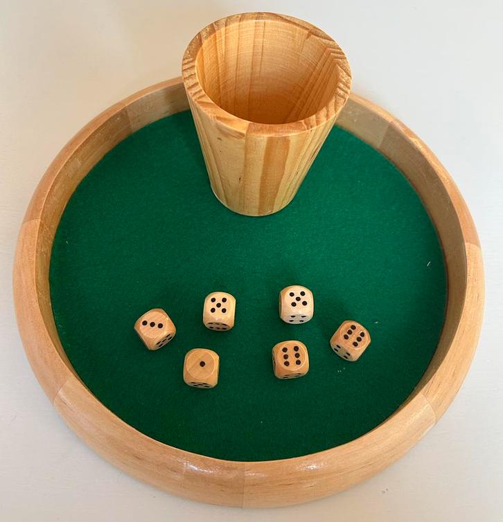 Gallery Play Dobbelsteenbak Groot beukenhout  dobbelspellen, Hobby en Vrije tijd, Gezelschapsspellen | Overige, Zo goed als nieuw