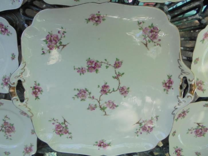 Gebakschaal Hutschenreuther Hohenberg met roze bloesem tak, Antiek en Kunst, Antiek | Servies los, Ophalen of Verzenden