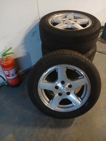 Winterbanden set met velgen beschikbaar voor biedingen