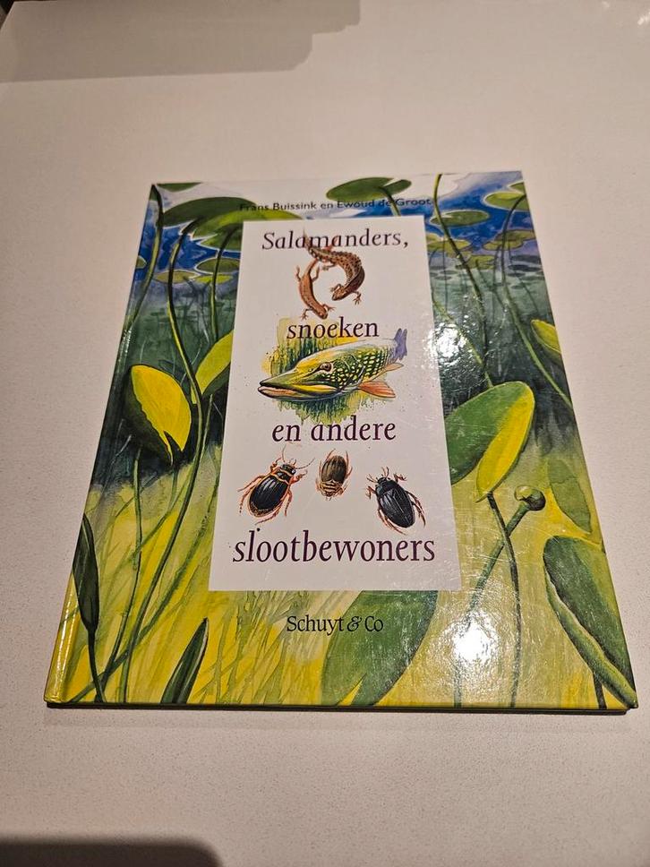 Salamanders, snoeken en andere slootbewoners - boek, Boeken, Natuur, Gelezen, Natuur algemeen, Ophalen of Verzenden