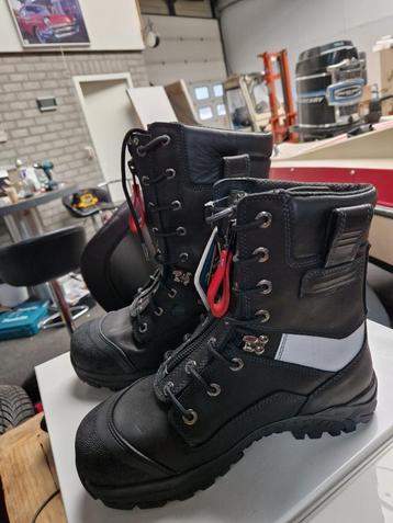 Te koop nieuwe bata brandweerlaarzen beschikbaar voor biedingen