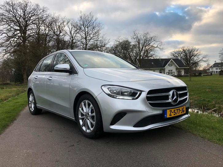 Mercedes-Benz B-Klasse B180 136PK bj 2021 Grijs weinig KM‘s!, Auto's, Mercedes-Benz, Particulier, B-Klasse, Benzine, MPV, Handgeschakeld
