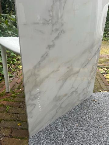 6 Grote Badkamertegels - Marmermotief 60 x 120 beschikbaar voor biedingen