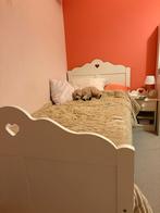 Prachtig cremewit prinsessenbed meisjesbed met nachtkastje, Ophalen, 70 tot 85 cm, Zo goed als nieuw, Lattenbodem
