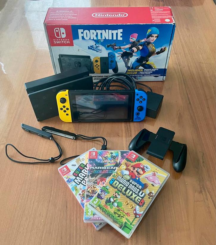 Nintendo Switch Fortnite Special Edition incl. Mario games, Spelcomputers en Games, Spelcomputers | Nintendo Switch, Zo goed als nieuw
