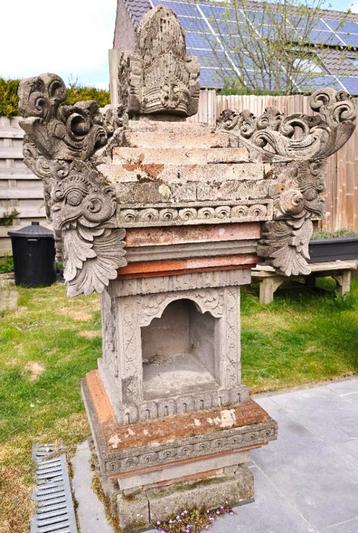 Originele en GROTE stenen Balinese huistempel "PURA" beschikbaar voor biedingen