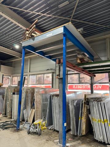 Verdieping vloer 2de hands, 13m2 en 250m2 beschikbaar voor biedingen