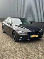 BMW 3-Serie 1.6 316I AUT 2015 Zwart, Auto's, Automaat, Zwart, 4 cilinders, Zwart