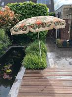Mooie vintage parasol met bloemendessin en franje, Tuin en Terras, Parasols, Gebruikt, Stokparasol, Ophalen, Kantelbaar