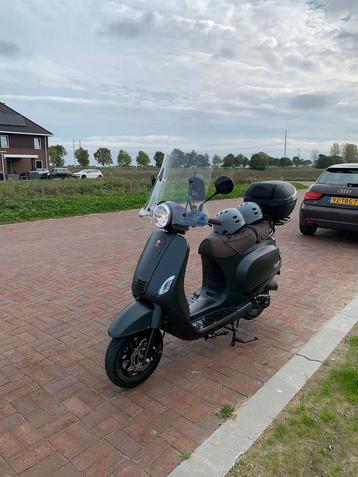 Schitterende GTS Toscana Dynamic Scooter in Nieuwstaat. beschikbaar voor biedingen