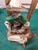 beeld man leest krant op stoel, Ophalen of Verzenden