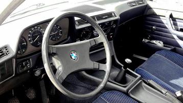 Bmw e23 dashboard beschikbaar voor biedingen