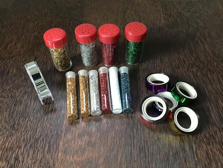 Glitters en tape, Hobby en Vrije tijd, Knutselen, Zo goed als nieuw, Materiaal, Ophalen of Verzenden