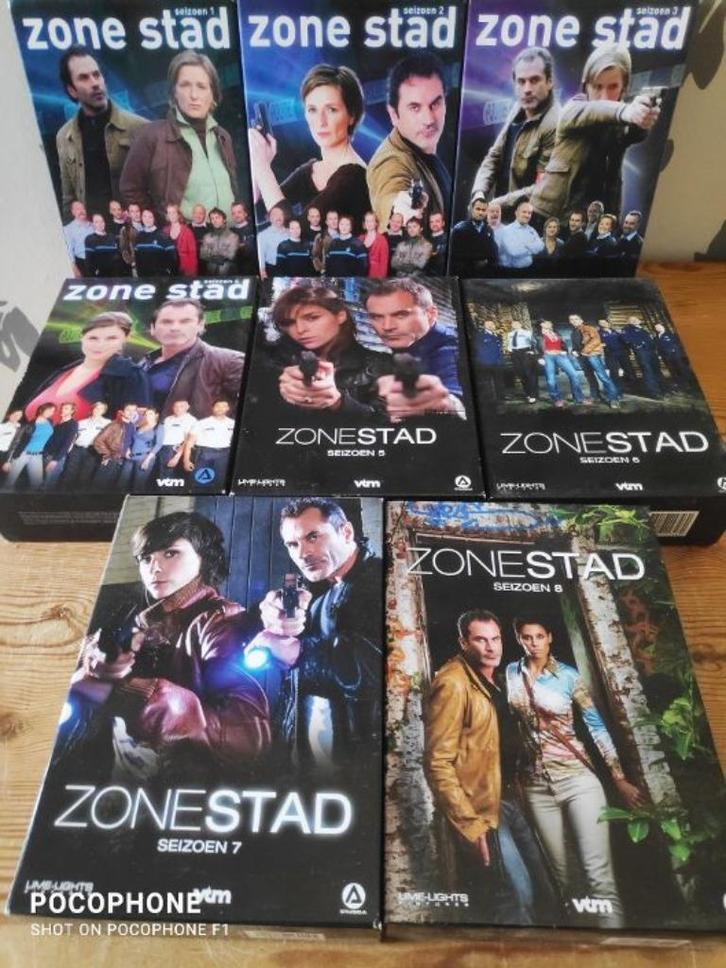 ZONE STAD - DE COMPLETE SERIE 1 T/M 8, Cd's en Dvd's, Dvd's | Tv en Series, Zo goed als nieuw, Actie en Avontuur, Boxset, Vanaf 12 jaar