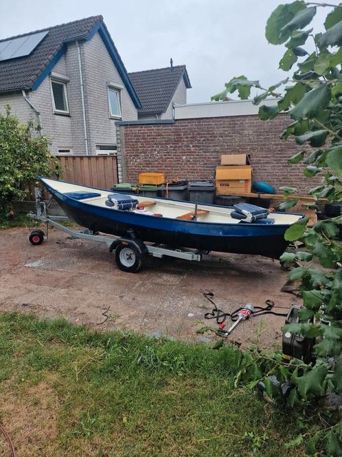 Complete set. Boot buitenboordmotor en aanhanger, Watersport en Boten, Vis- en Consoleboten, Zo goed als nieuw, Tot 10 pk, 3 tot 6 meter