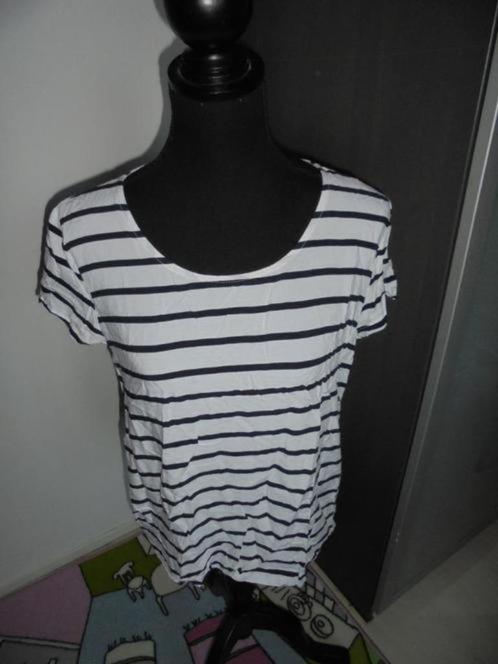 Wit tshirt met zwarte streep maat 40, Kleding | Dames, T-shirts, Zo goed als nieuw, Maat 38/40 (M), Wit, Korte mouw, Ophalen of Verzenden
