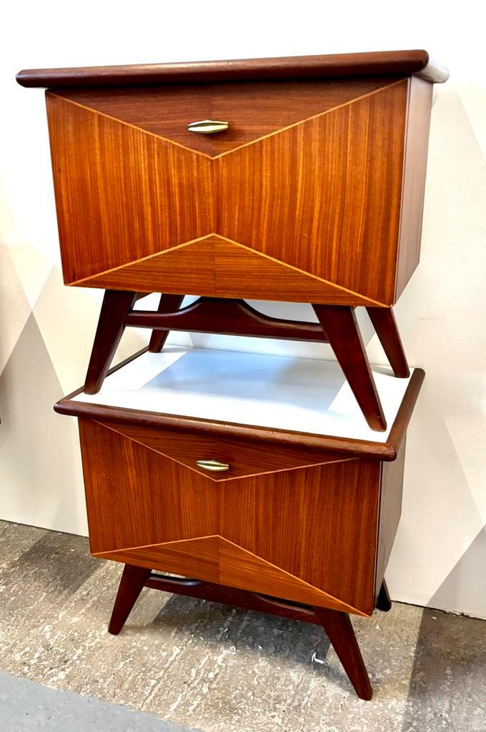 ZATERDAG SALE Twee Vintage Nachtkastjes Teak van Teeffelen, Huis en Inrichting, Slaapkamer | Nachtkastjes, Gebruikt, Hout, Ophalen