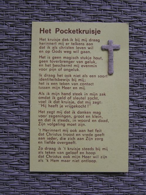 Het pocketkruisje., Verzamelen, Religie, Nieuw, Christendom | Katholiek, Kaart of Prent, Ophalen of Verzenden