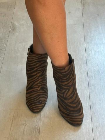 Zebra Print Enkellaarsjes Maat 39 beschikbaar voor biedingen
