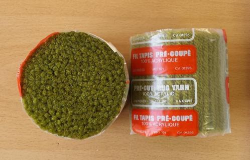 Cupjes Acryl Tapijt Garen - kleur 673 - groen -6 beschikbaar, Hobby en Vrije tijd, Borduren en Borduurmachines, Nieuw, Borduurgaren of Zijde
