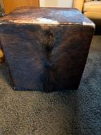 Hocker / Voetenbank van koeienhuid/vel., Huis en Inrichting, Ophalen, Minder dan 50 cm, Gebruikt, Vierkant
