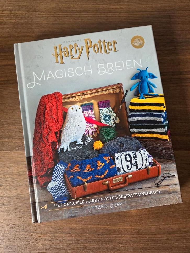 Breiboek: Harry Potter Magisch Breien, Hobby en Vrije tijd, Breien en Haken, Zo goed als nieuw, Breien, Patroon of Boek, Ophalen of Verzenden