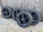 Mercedes Benz GLA GLB Winterset Zwart 17 inch Winterbanden, Ophalen, 215 mm, Banden en Velgen, 17 inch