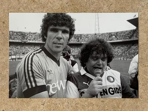 Org. z/w foto 30x20 cm Andre Hazes in F'noord shirt 04/06/83, Verzamelen, Muziek, Artiesten en Beroemdheden, Nieuw, Foto of Kaart