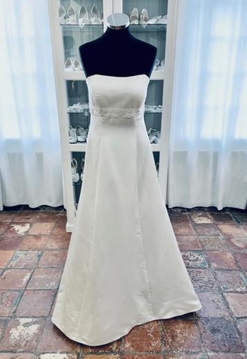 Prachtige nieuwe  Classic Couture trouwjurk 36/38. beschikbaar voor biedingen