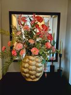 Opgemaakte vaas goud inclusief mooie kwaliteit zijde boeket, Huis en Inrichting, Ophalen of Verzenden, Nieuw, Binnen