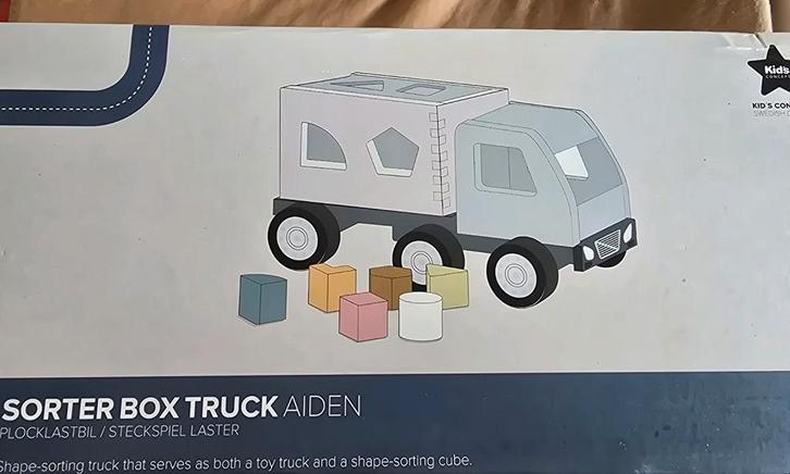 Aiden Sorteer Box Truck !NIEUW!, Kinderen en Baby's, Speelgoed | Houten speelgoed, Nieuw, Duw- of Trekspeelgoed, Ophalen of Verzenden