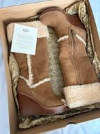 UGG laarzen, Hoge laarzen, UGG, Bruin, Nieuw