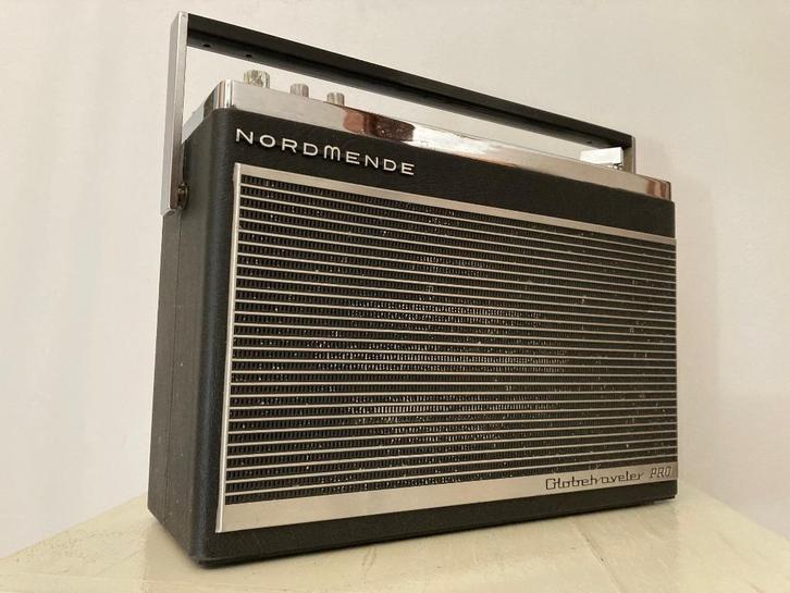 Vintage Nordmende Globetraveler Pro transistor uit 1969, Antiek en Kunst, Antiek | Tv's en Audio, Ophalen of Verzenden