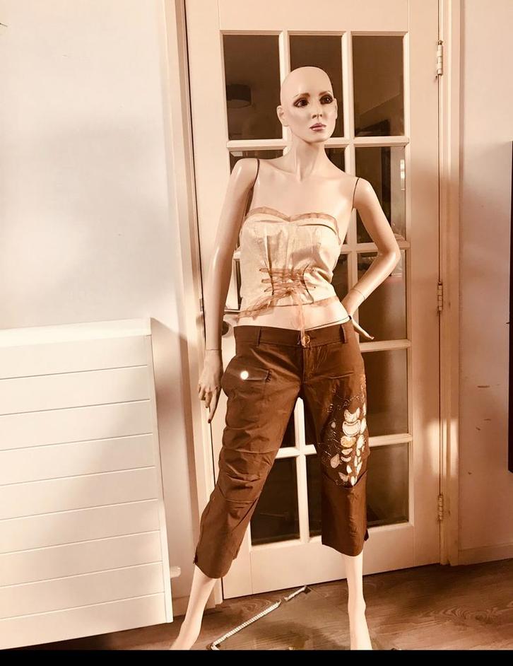 Alexander McQueen – Broek Embroidered Capri EU 38 / NL 38, Kleding | Dames, Huispakken, Nieuw, Maat 38/40 (M), Bruin, Ophalen of Verzenden