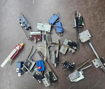 Atari switches  beschikbaar voor biedingen