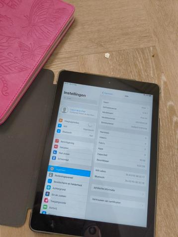 iPad Air 16GB WiFi - met twee nieuwe hoesjes beschikbaar voor biedingen