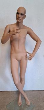 Mannelijke Mannequin met Glazen Voet, Ophalen