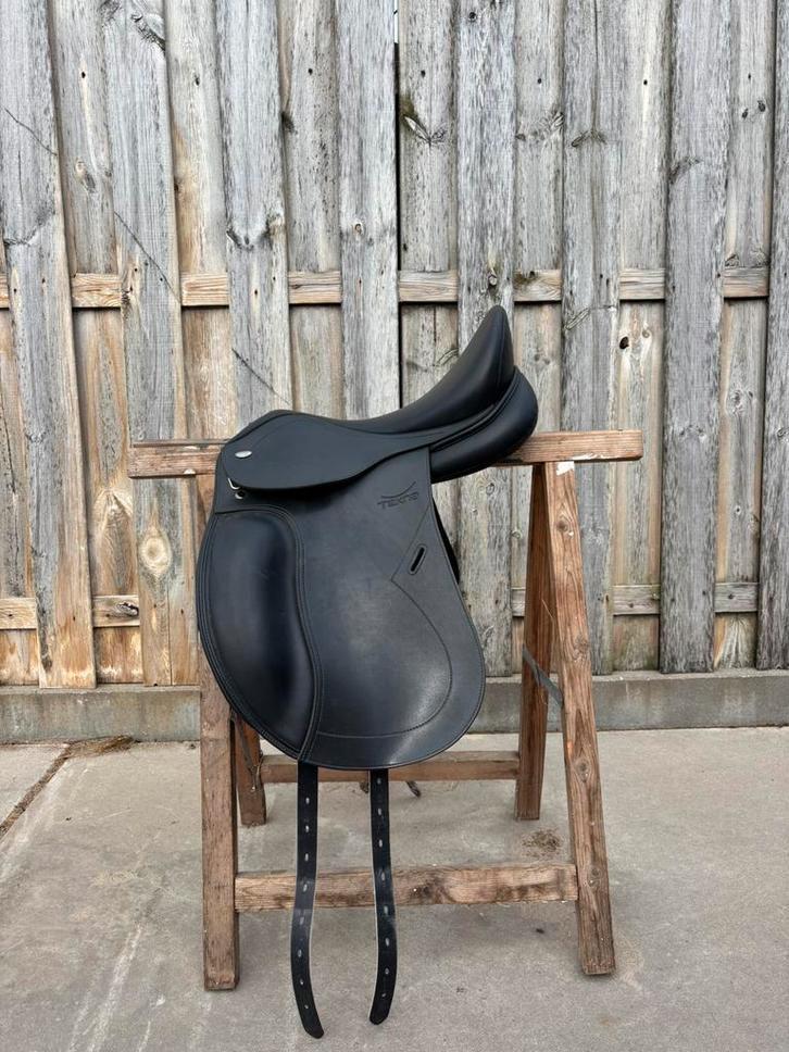 Tekna zadel 16.5 inch, Dieren en Toebehoren, Paarden en Pony's | Zadels, Zo goed als nieuw, Dressuur, Ophalen of Verzenden